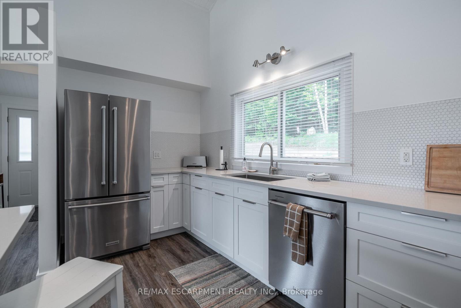 1056 Inawendawin Road, Lake Of Bays, Ontario  P0B 1A0 - Photo 13 - X13236486