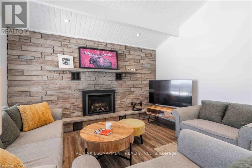 1056 Inawendawin Road, Lake Of Bays, Ontario  P0B 1A0 - Photo 15 - X13236486