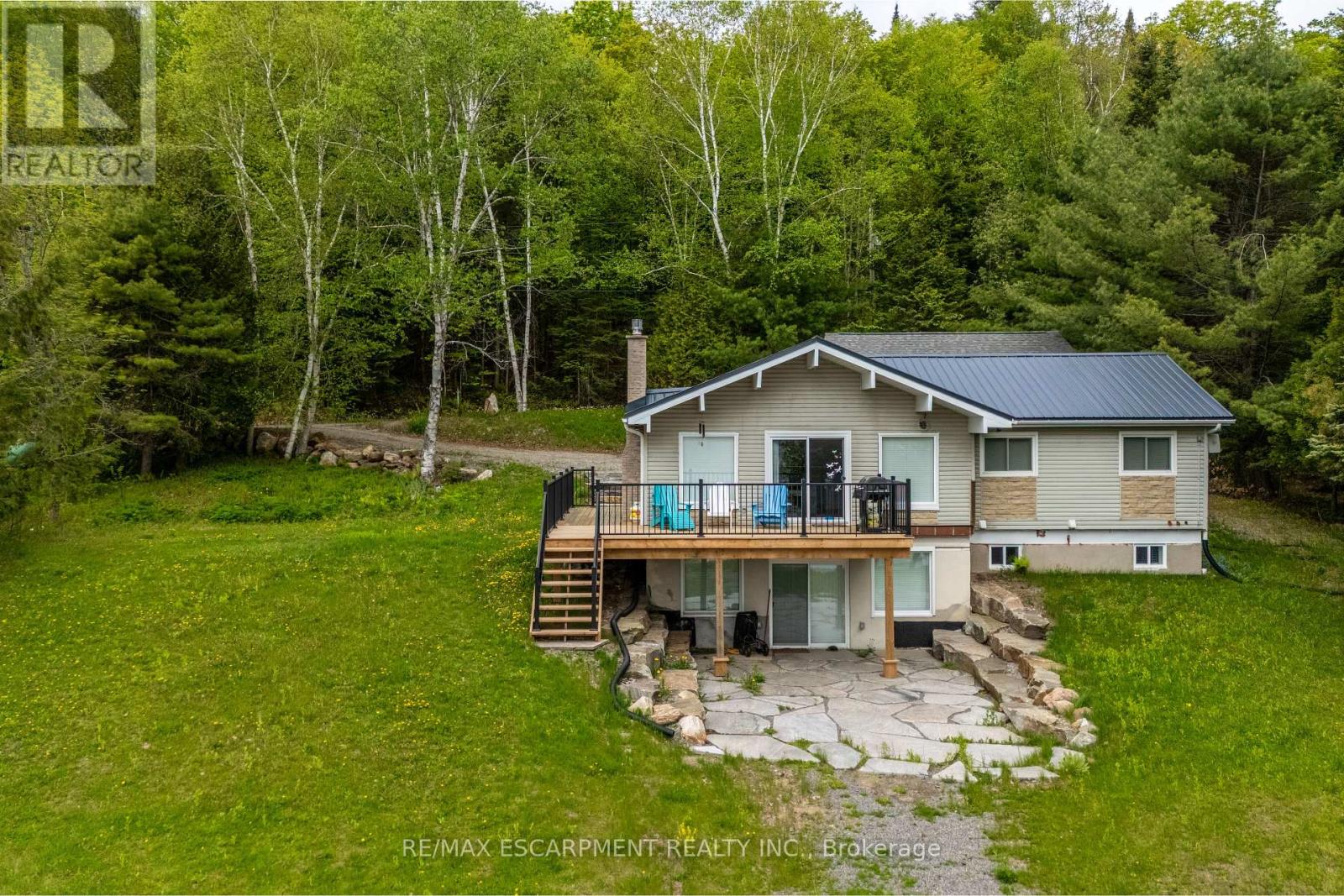 1056 Inawendawin Road, Lake Of Bays, Ontario  P0B 1A0 - Photo 2 - X13236486
