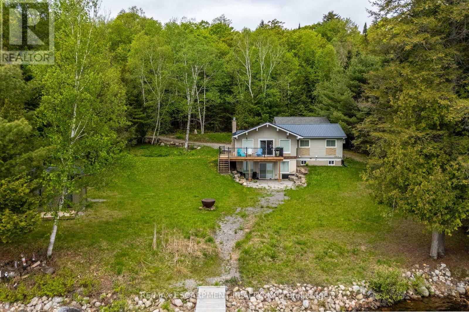 1056 Inawendawin Road, Lake Of Bays, Ontario  P0B 1A0 - Photo 3 - X13236486