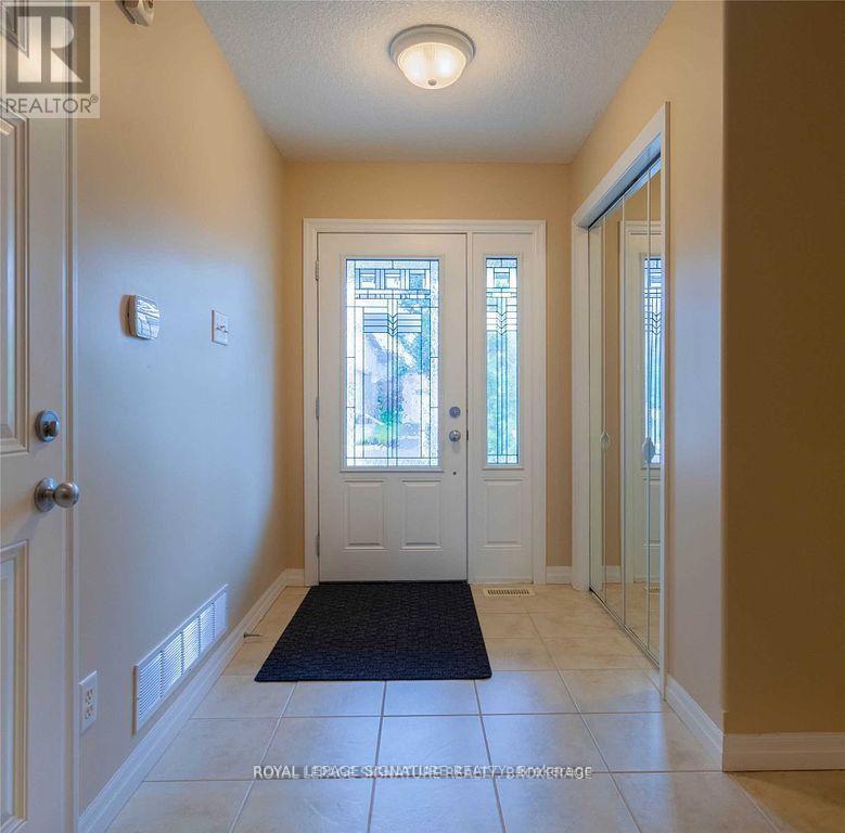 523 Windflower Crescent, Kitchener, Ontario  N2E 3T2 - Photo 3 - X13236518