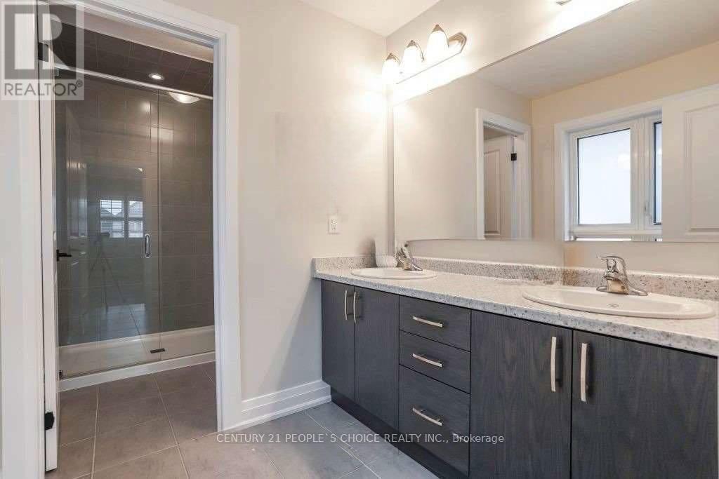 213 Sedgewood Street, Kitchener, Ontario  N2P 2N3 - Photo 2 - X13236646