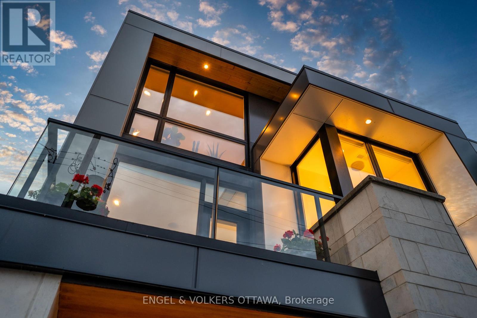 373 Berkley Avenue, Ottawa, Ontario  K2A 2G9 - Photo 2 - X13236698