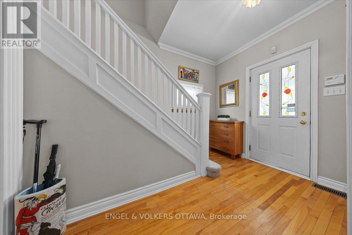 4 Allan Place, Ottawa, Ontario K1S 3T1 - Photo 3 - X13236780