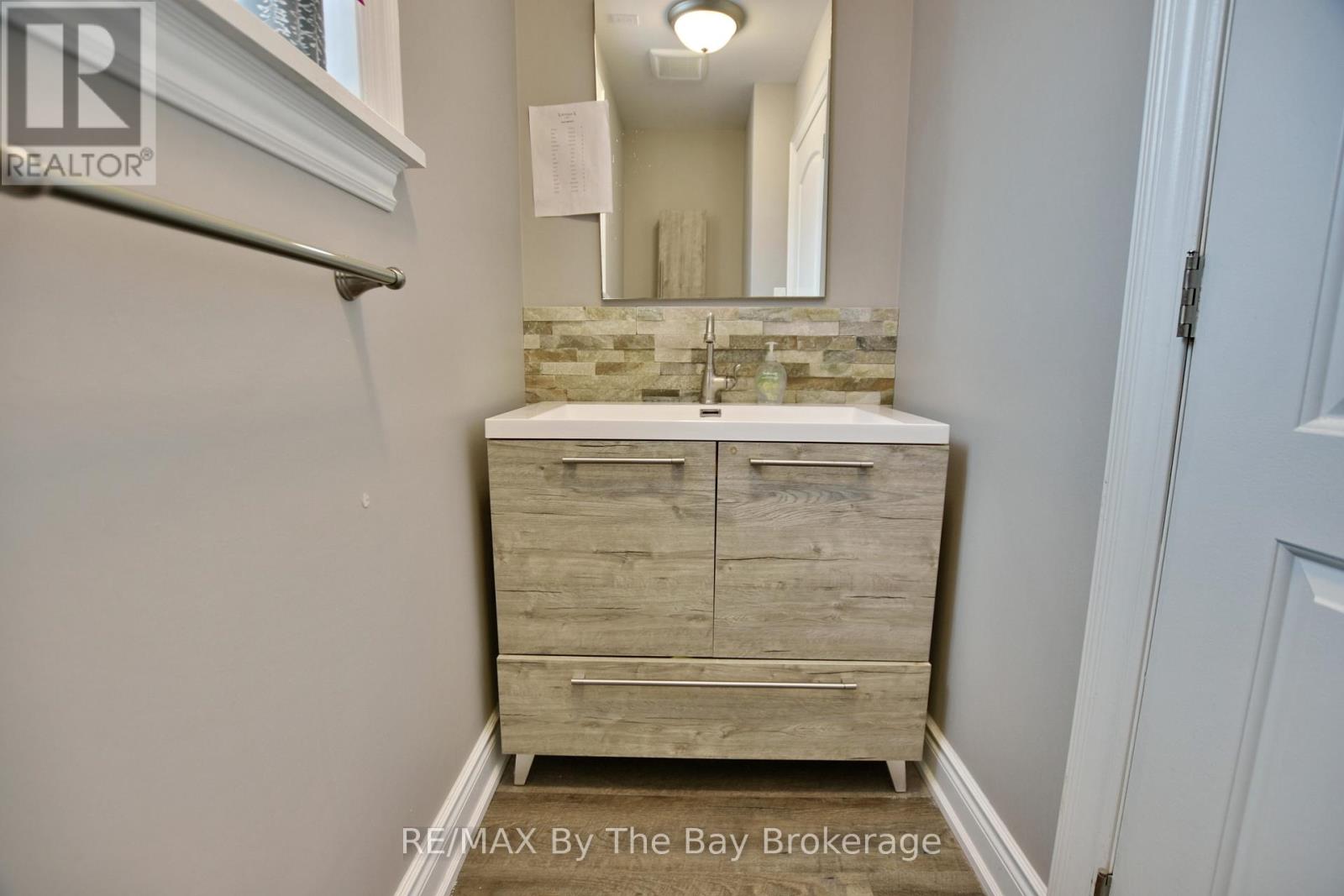1535 Mosley Street, Wasaga Beach, Ontario L9Z 2B7 - Photo 17 - S13236818