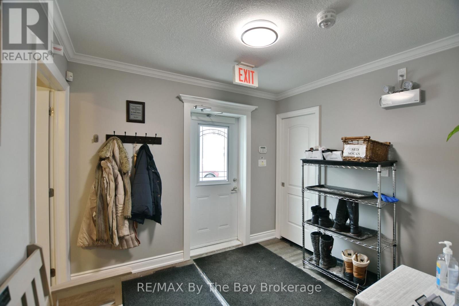 1535 Mosley Street, Wasaga Beach, Ontario L9Z 2B7 - Photo 3 - S13236818