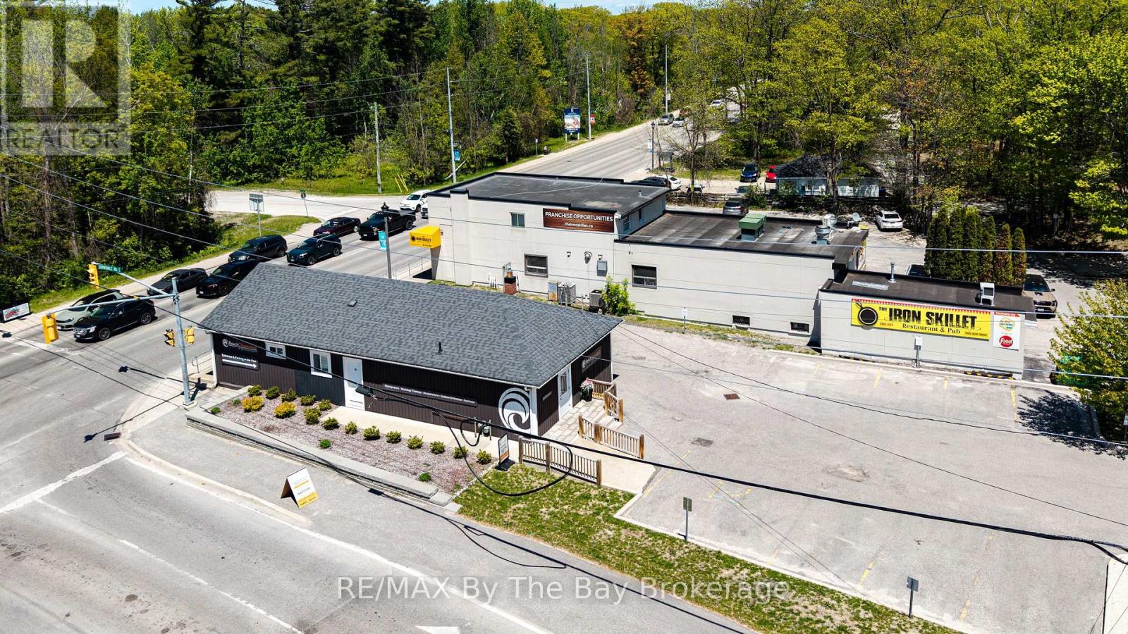 1535 Mosley Street, Wasaga Beach, Ontario L9Z 2B7 - Photo 35 - S13236818
