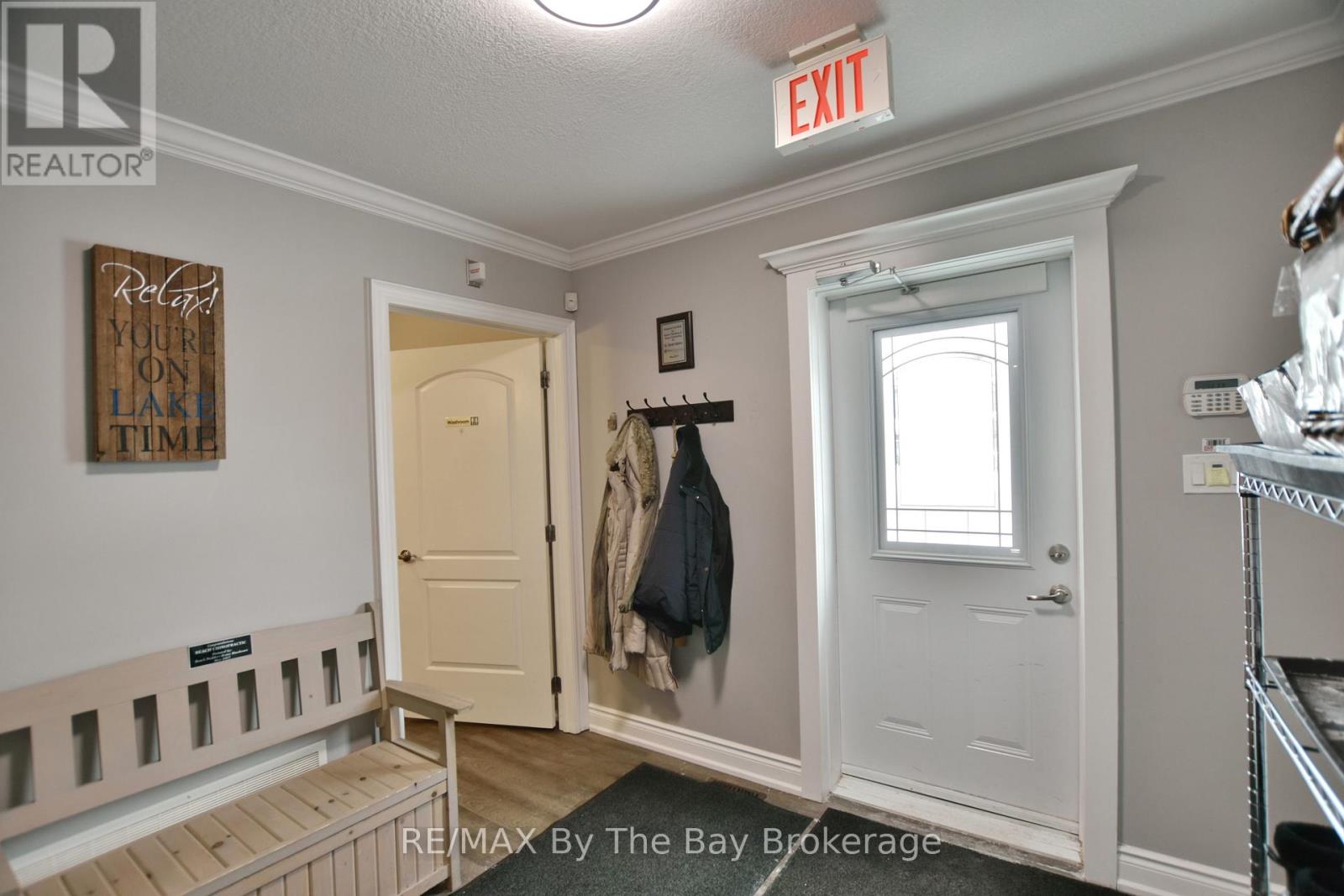1535 Mosley Street, Wasaga Beach, Ontario L9Z 2B7 - Photo 4 - S13236818