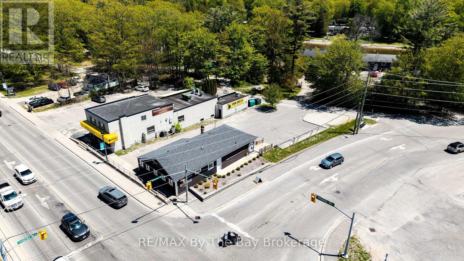 1535 Mosley Street, Wasaga Beach, Ontario L9Z 2B7 - Photo 45 - S13236818