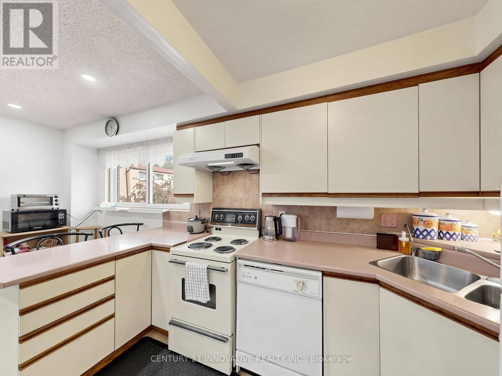 28 - 2020 Pharmacy Avenue, Toronto, Ontario  M1T 1H8 - Photo 24 - E13236676