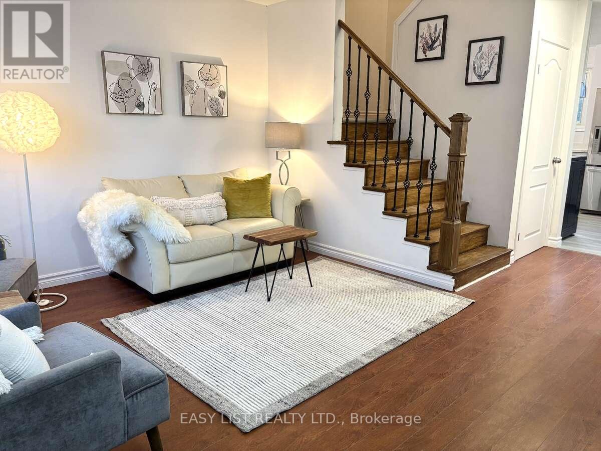 138 Taunton Road W, Oshawa, Ontario  L1G 3T3 - Photo 3 - E13236684