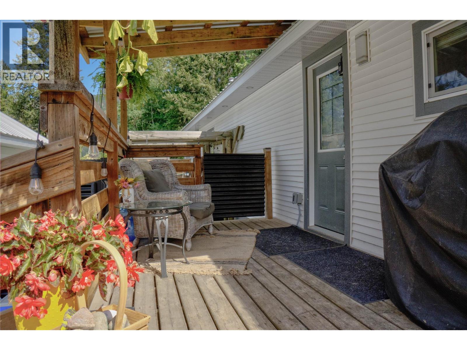 3063 Hornsberger Road Unit# 6, Salmon Arm, British Columbia V1E 4M1 - Photo 3 - 10378120