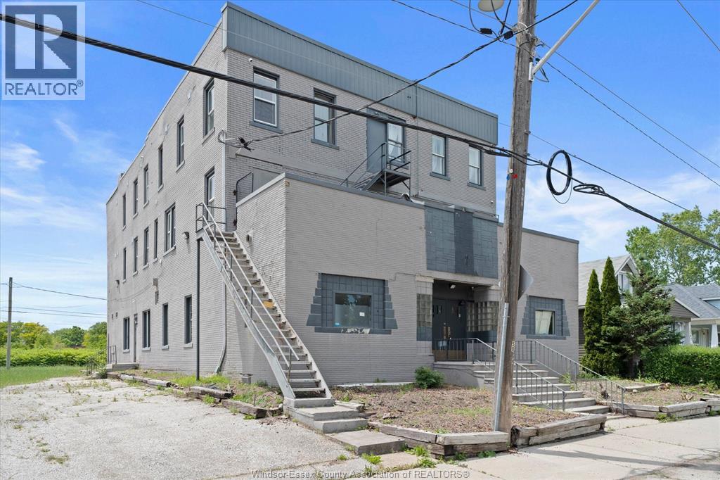 1353 Wellington Avenue, Windsor, Ontario  N8X 2C1 - Photo 2 - 26013063