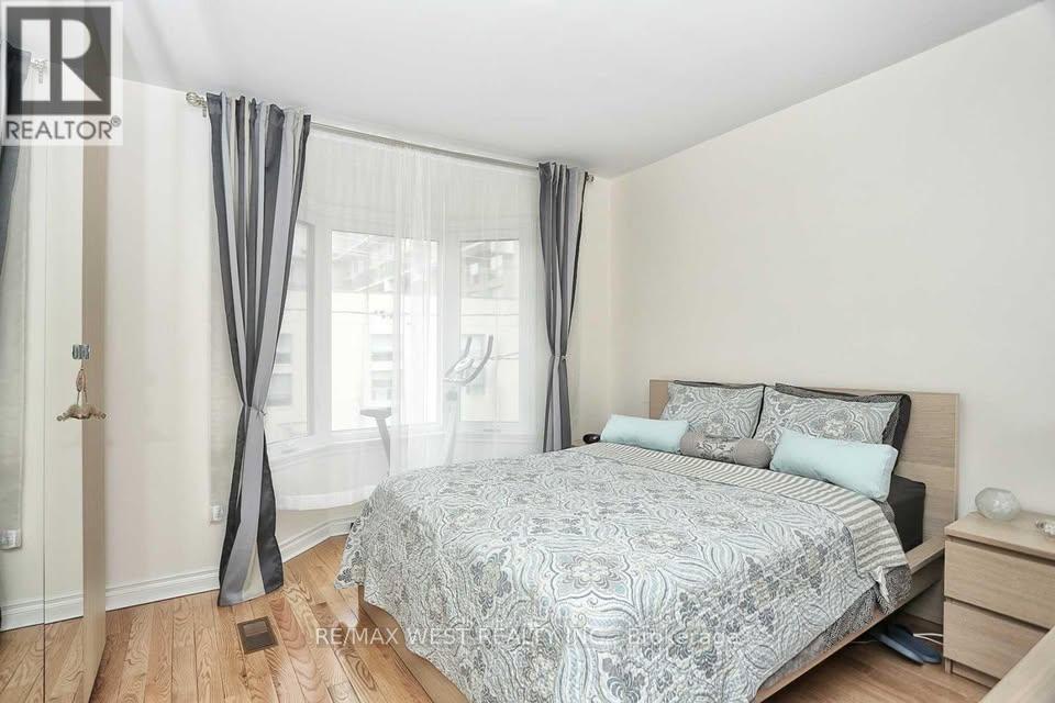 3 - 267 Lappin Avenue, Toronto, Ontario  M6H 1Y9 - Photo 3 - W13236666