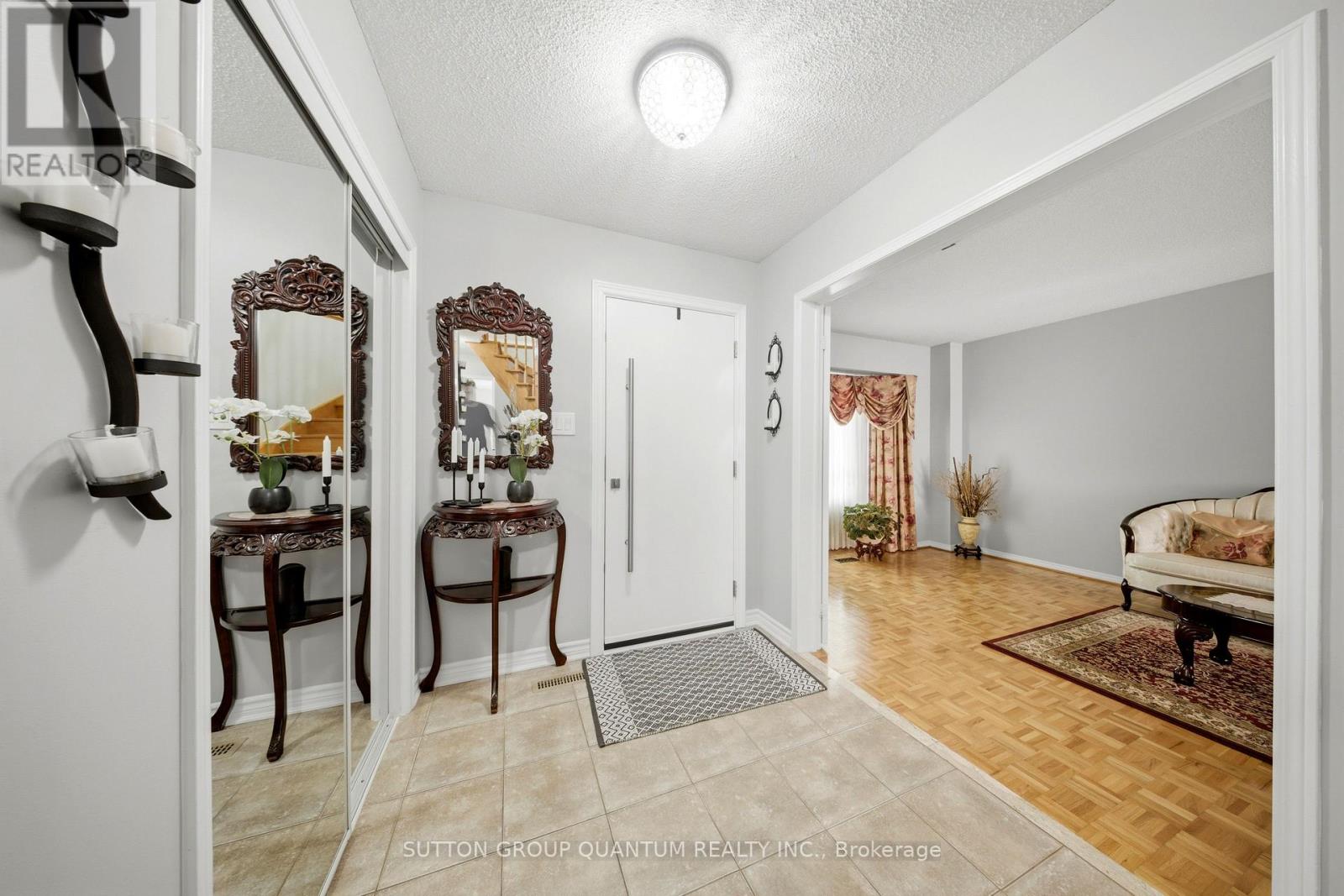 276 Lech Walesa Drive, Mississauga, Ontario  L5B 3W6 - Photo 4 - W13236678