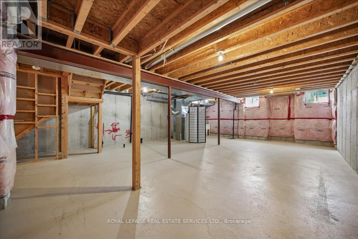 2020 Colonel William Parkway, Oakville, Ontario  L6M 0L9 - Photo 33 - W13236724