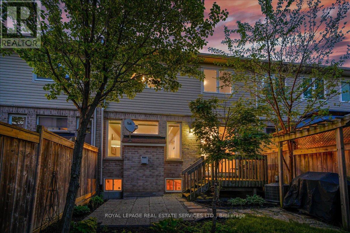 2020 Colonel William Parkway, Oakville, Ontario  L6M 0L9 - Photo 37 - W13236724