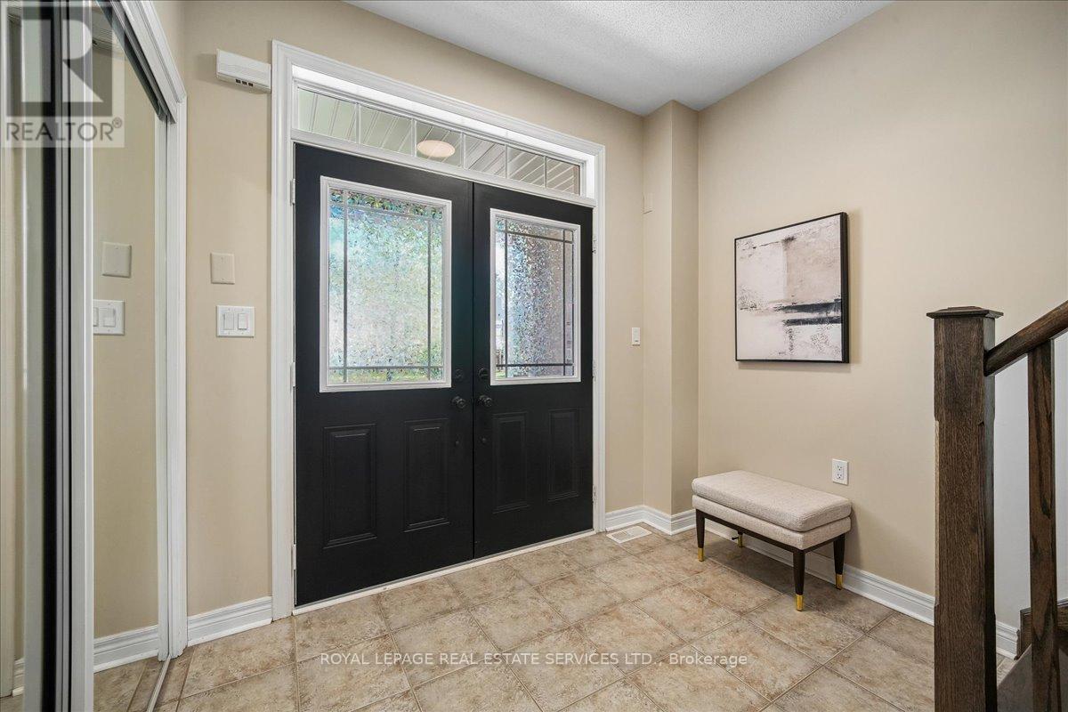 2020 Colonel William Parkway, Oakville, Ontario  L6M 0L9 - Photo 5 - W13236724