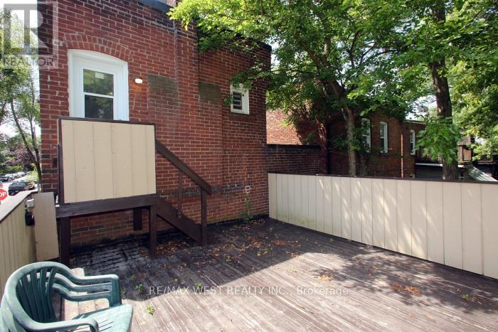 Upper Level - 420 Annette Street, Toronto, Ontario  M6P 1R9 - Photo 18 - W13236734