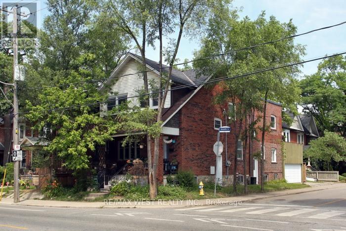Upper Level - 420 Annette Street, Toronto, Ontario  M6P 1R9 - Photo 2 - W13236734