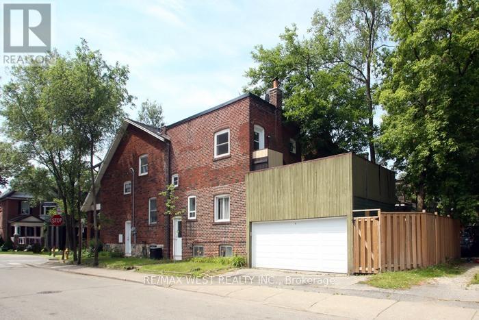 Upper Level - 420 Annette Street, Toronto, Ontario  M6P 1R9 - Photo 3 - W13236734