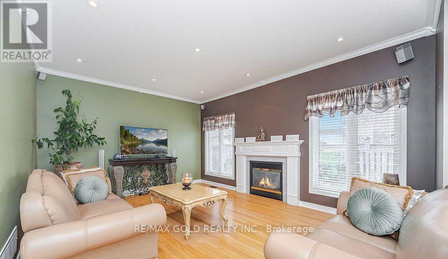 5 Summershade Street, Brampton, Ontario  L6P 2B9 - Photo 1 - W13236774