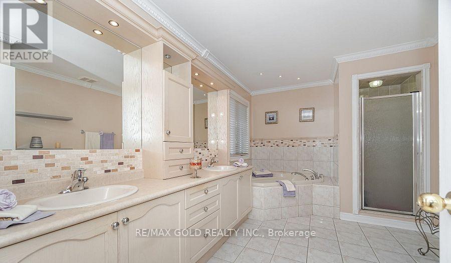 5 Summershade Street, Brampton, Ontario  L6P 2B9 - Photo 9 - W13236774