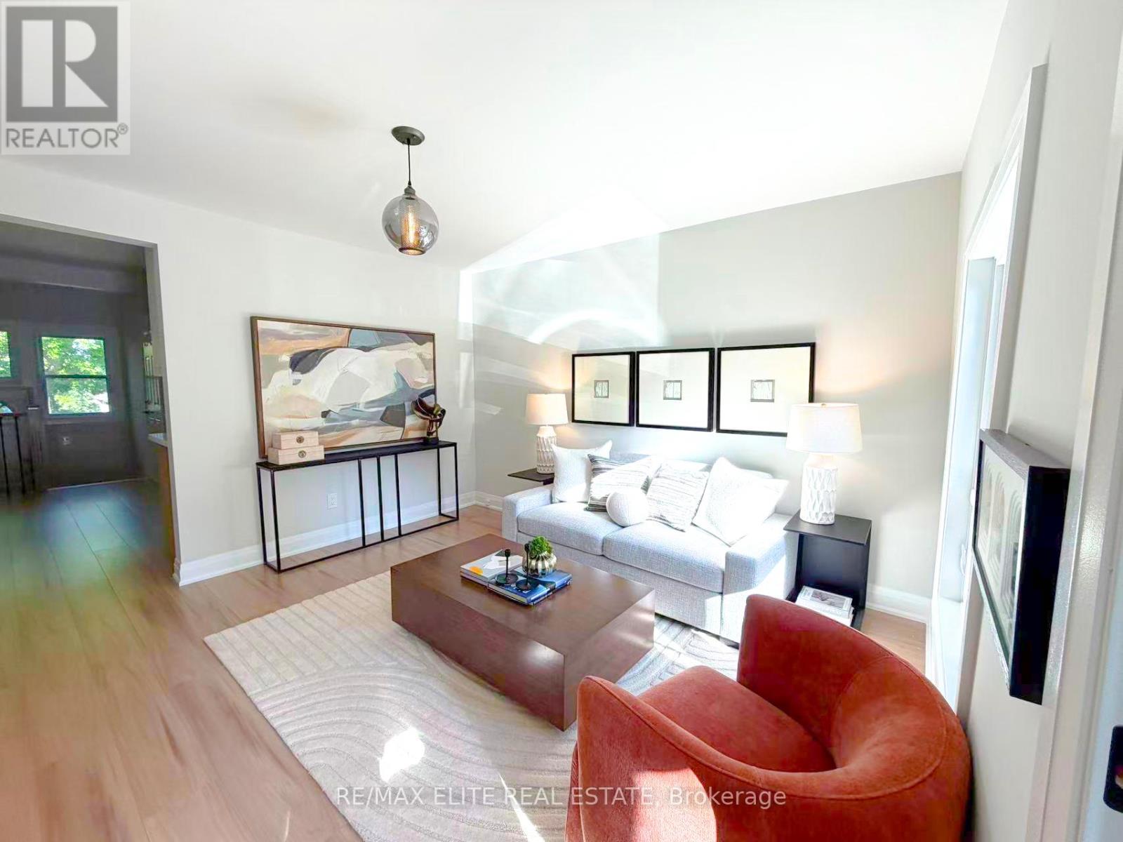 9 Woodford Park Road, Toronto, Ontario  M8Y 3E7 - Photo 2 - W13232440