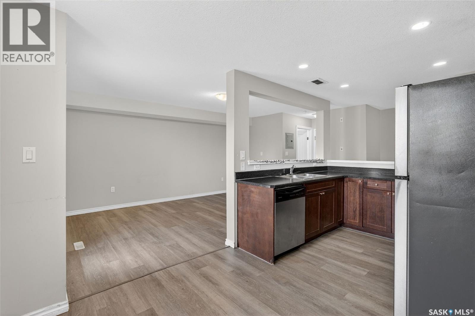 109 515 28th Street E, Prince Albert, Saskatchewan  S6V 1X8 - Photo 10 - SK038117