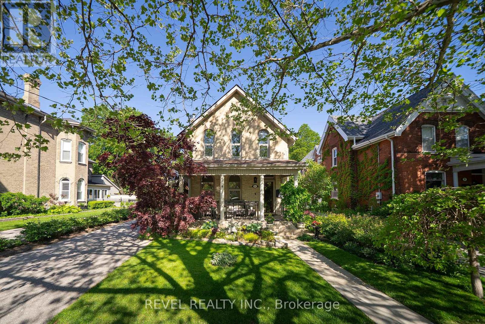 11 Chestnut Avenue, Brantford, Ontario  N3T 4B9 - Photo 1 - X13236796