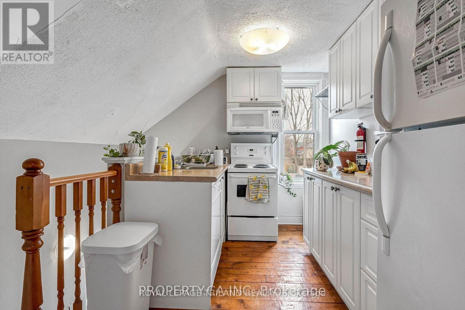B - 23 Saunby Street, London North, Ontario  N6G 1A2 - Photo 5 - X13237048