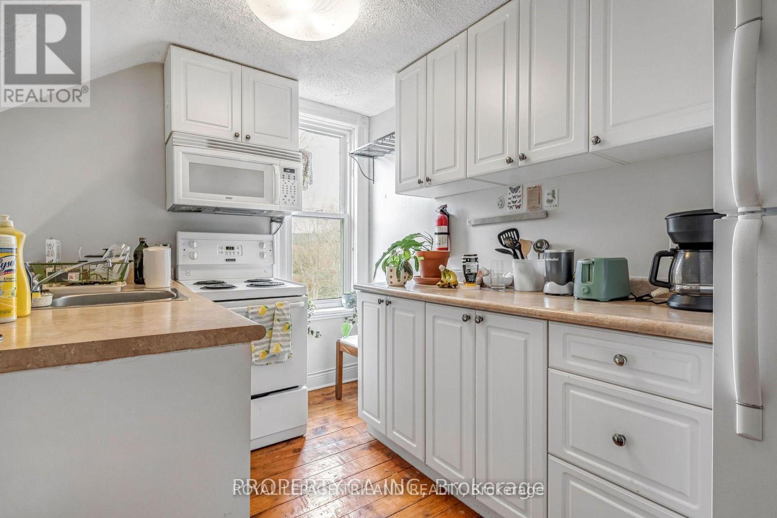 B - 23 Saunby Street, London North, Ontario  N6G 1A2 - Photo 6 - X13237048