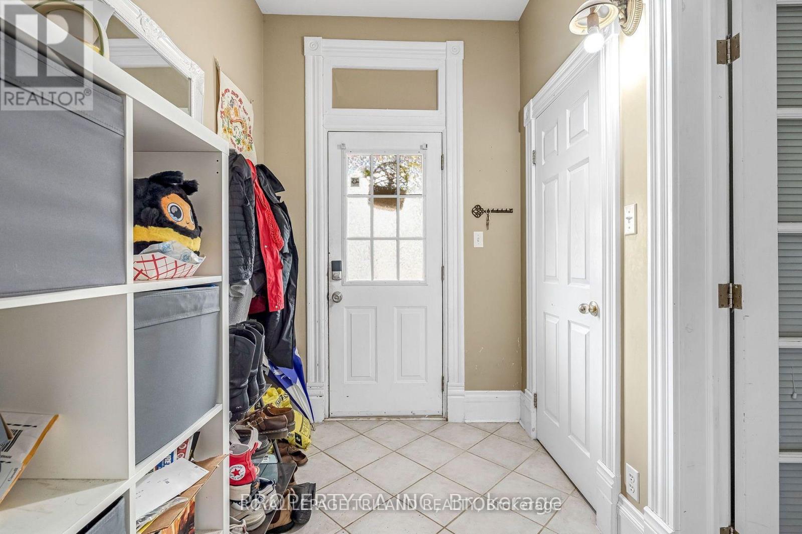 A - 23 Saunby Street, London North, Ontario  N6G 1A2 - Photo 2 - X13237054