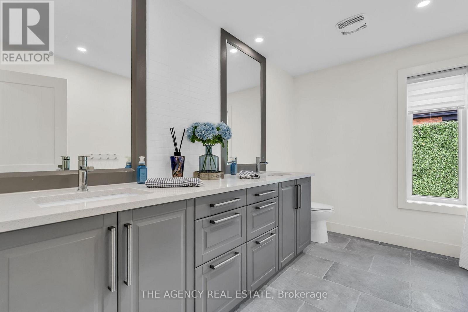32 Hunt Village Crescent, London North, Ontario  N6H 4A3 - Photo 7 - X13237100