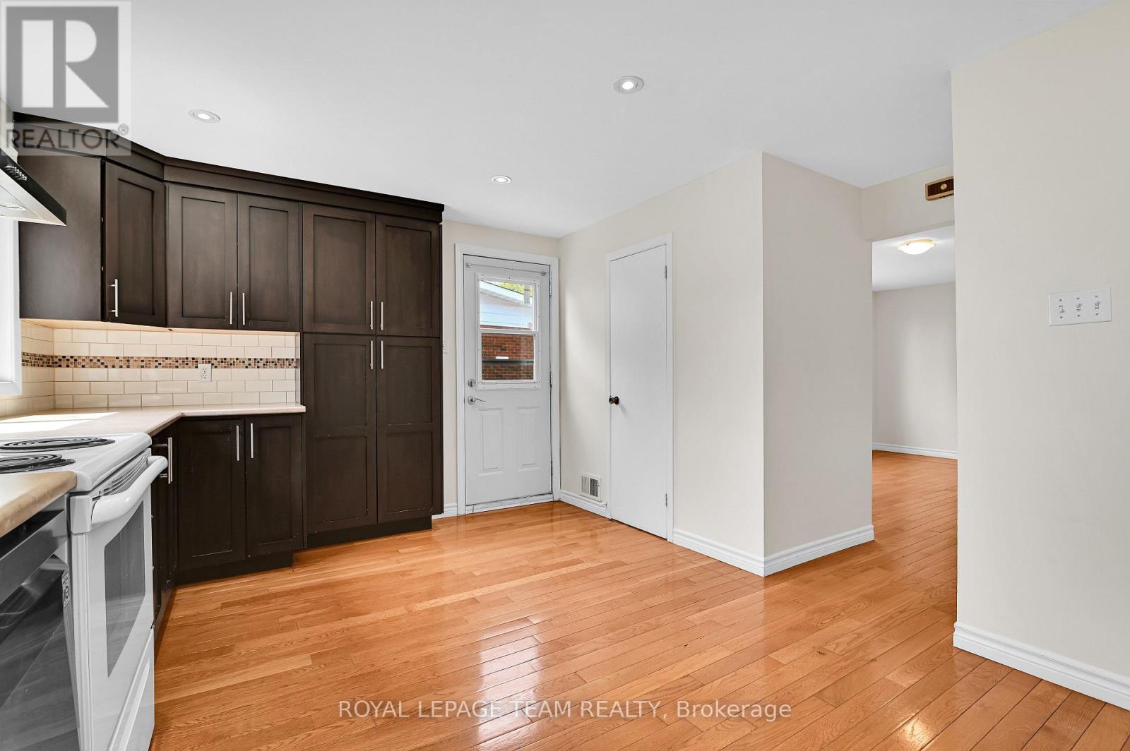 114 Chesterton Drive, Ottawa, Ontario  K2E 5T6 - Photo 10 - X13237014