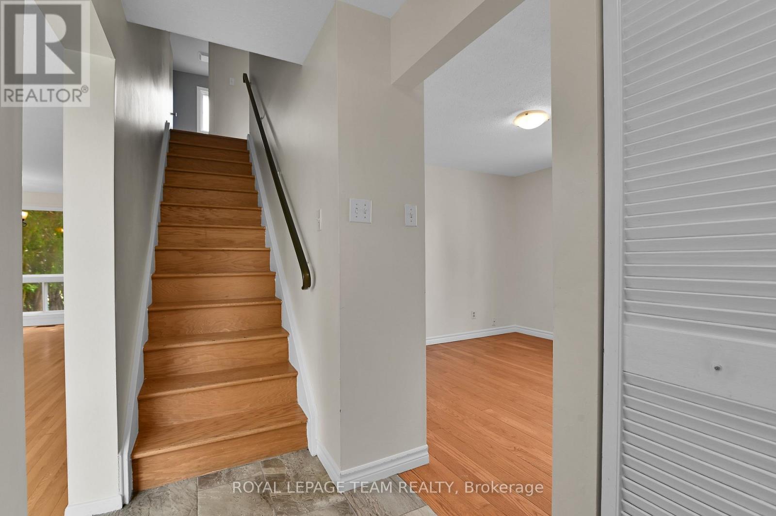 114 Chesterton Drive, Ottawa, Ontario  K2E 5T6 - Photo 4 - X13237014