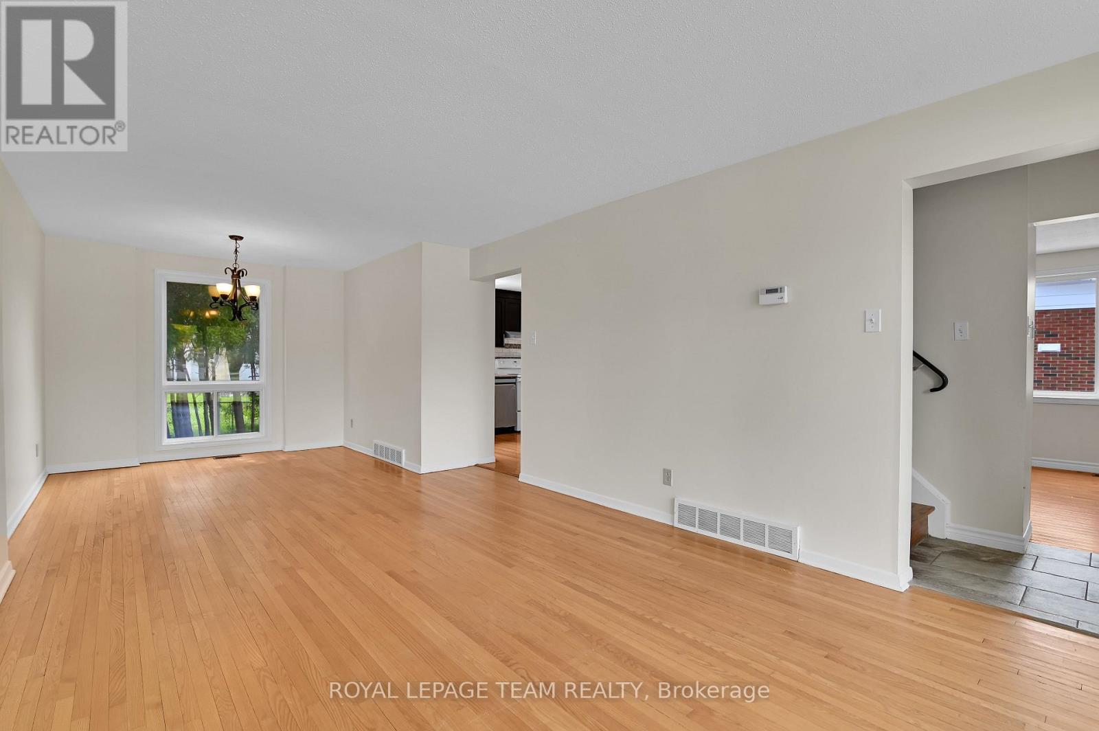 114 Chesterton Drive, Ottawa, Ontario  K2E 5T6 - Photo 6 - X13237014