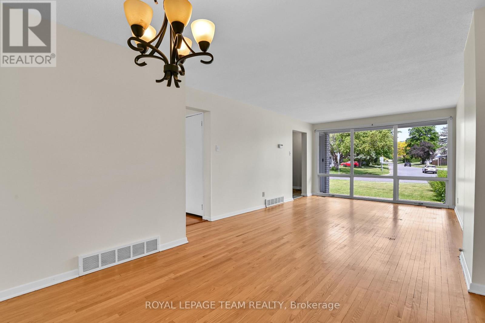 114 Chesterton Drive, Ottawa, Ontario  K2E 5T6 - Photo 8 - X13237014