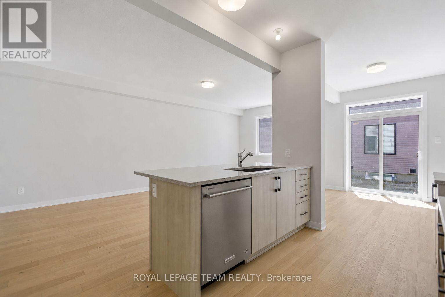 1042 Elixir Place, Ottawa, Ontario K2W 0P4 - Photo 10 - X13237018