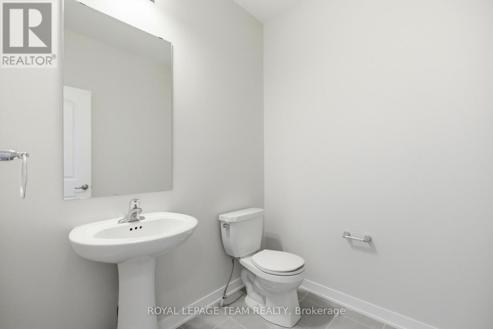 1042 Elixir Place, Ottawa, Ontario K2W 0P4 - Photo 3 - X13237018