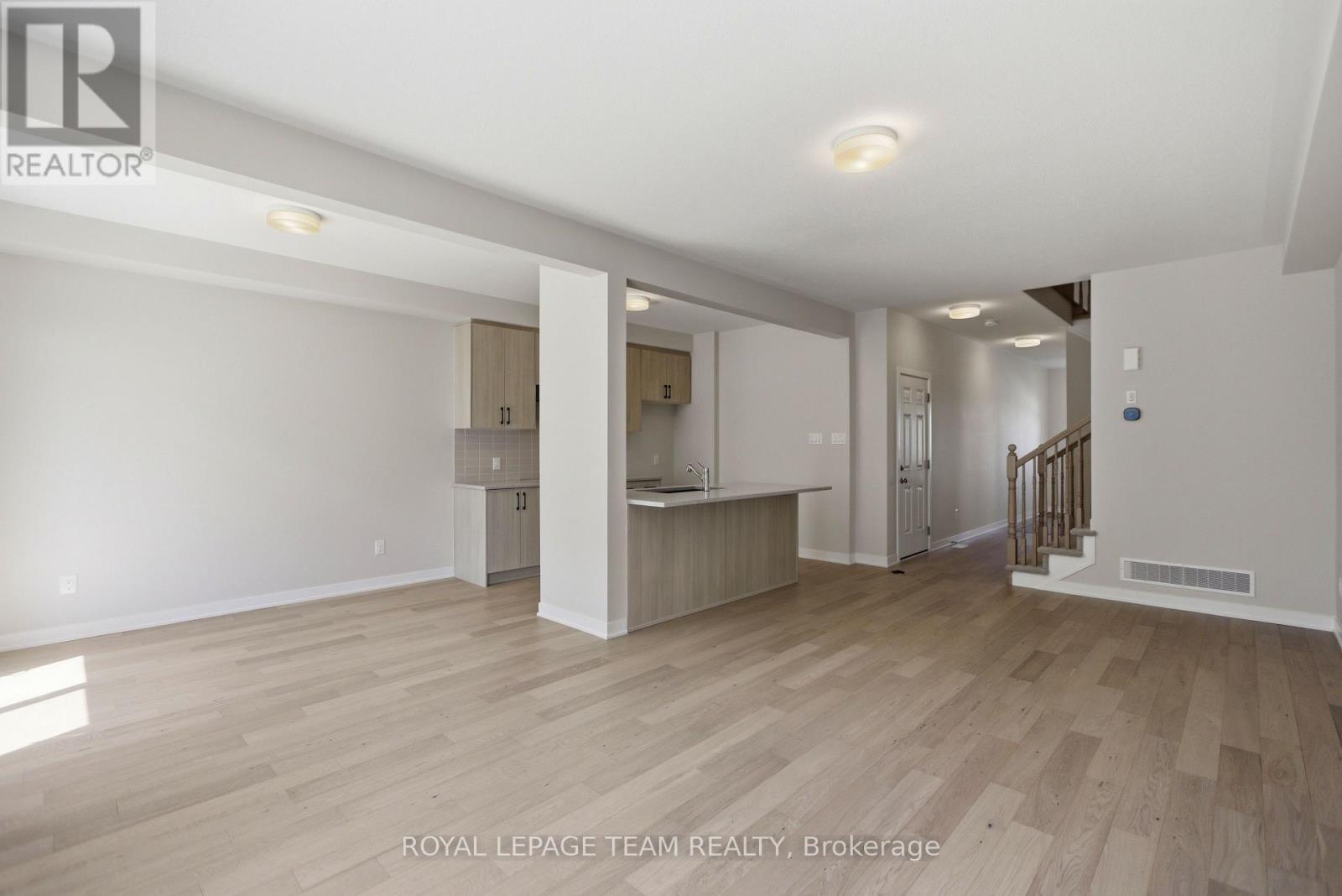 1042 Elixir Place, Ottawa, Ontario K2W 0P4 - Photo 7 - X13237018