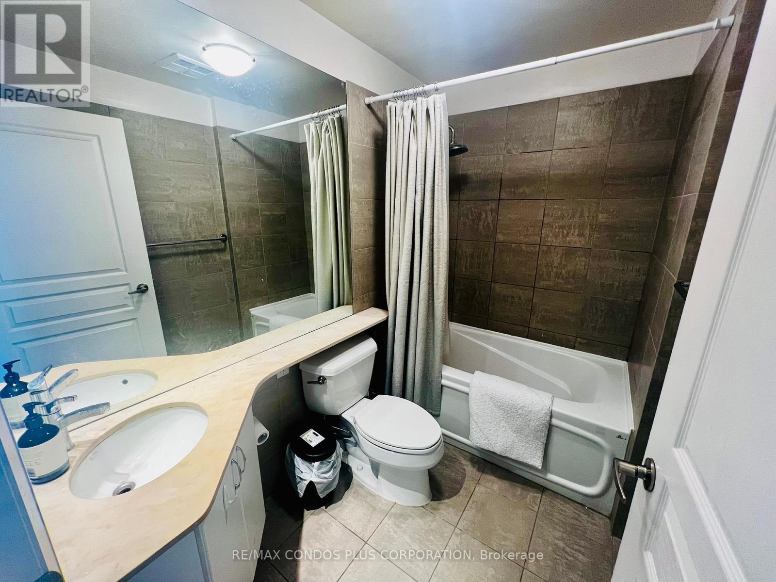 1005 - 1121 Bay Street, Toronto, Ontario  M5S 3L9 - Photo 7 - C13234526