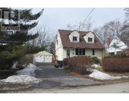 34 FAIRWOOD CRESCENT, Toronto, Ontario