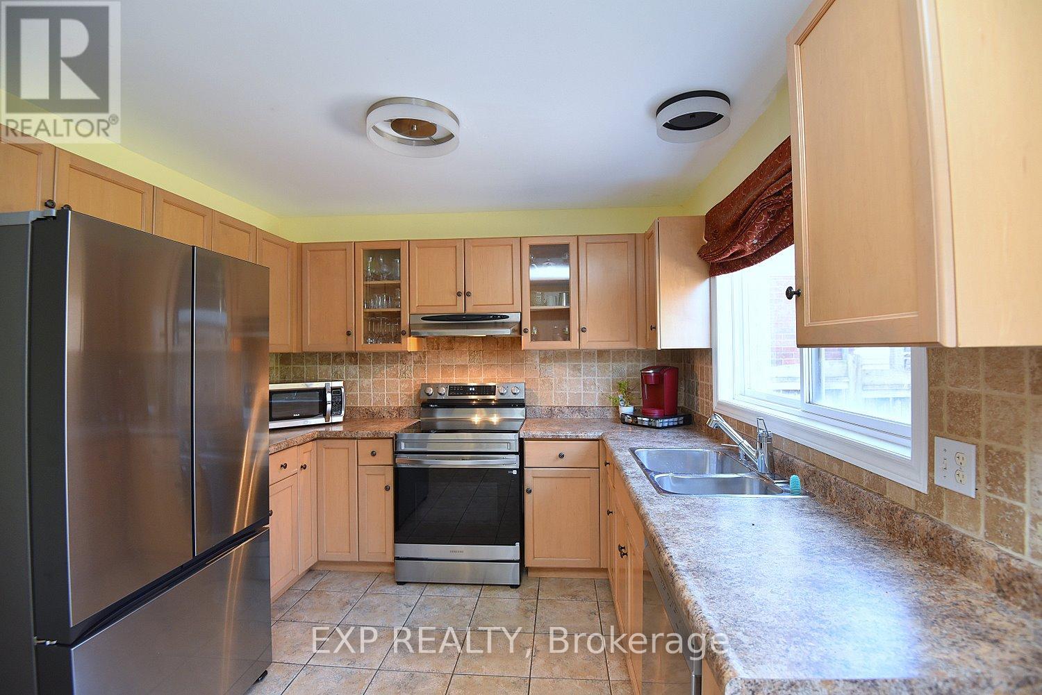 72 Etherington Crescent, Hamilton, Ontario  L0R 1C0 - Photo 4 - X13043964