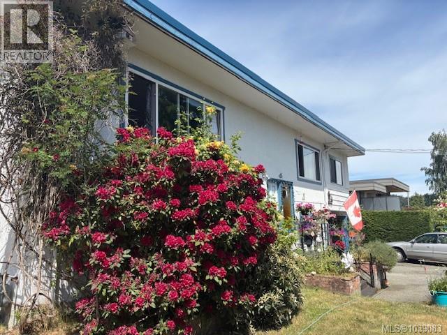 2535 Holyrood Dr