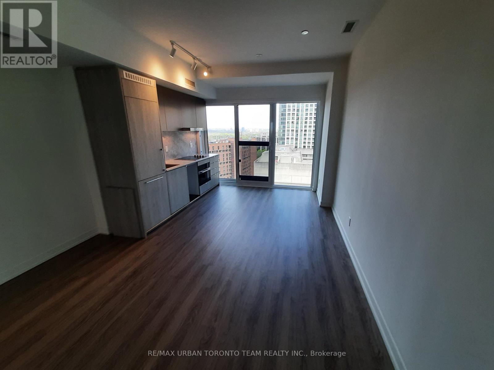 2111 - 771 Yonge Street, Toronto, Ontario  M4W 2G4 - Photo 3 - C13236852