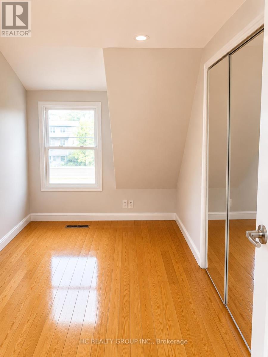 3rd Floor - 653 Bathurst Street, Toronto, Ontario  M5S 2R2 - Photo 3 - C13236886
