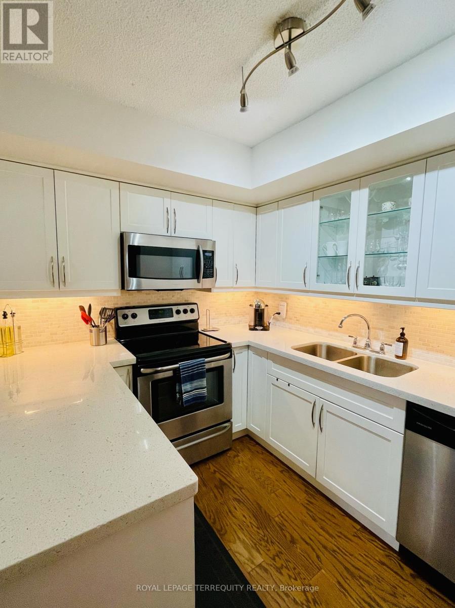 1412 - 25 The Esplanade, Toronto, Ontario  M5E 1W5 - Photo 2 - C13236996
