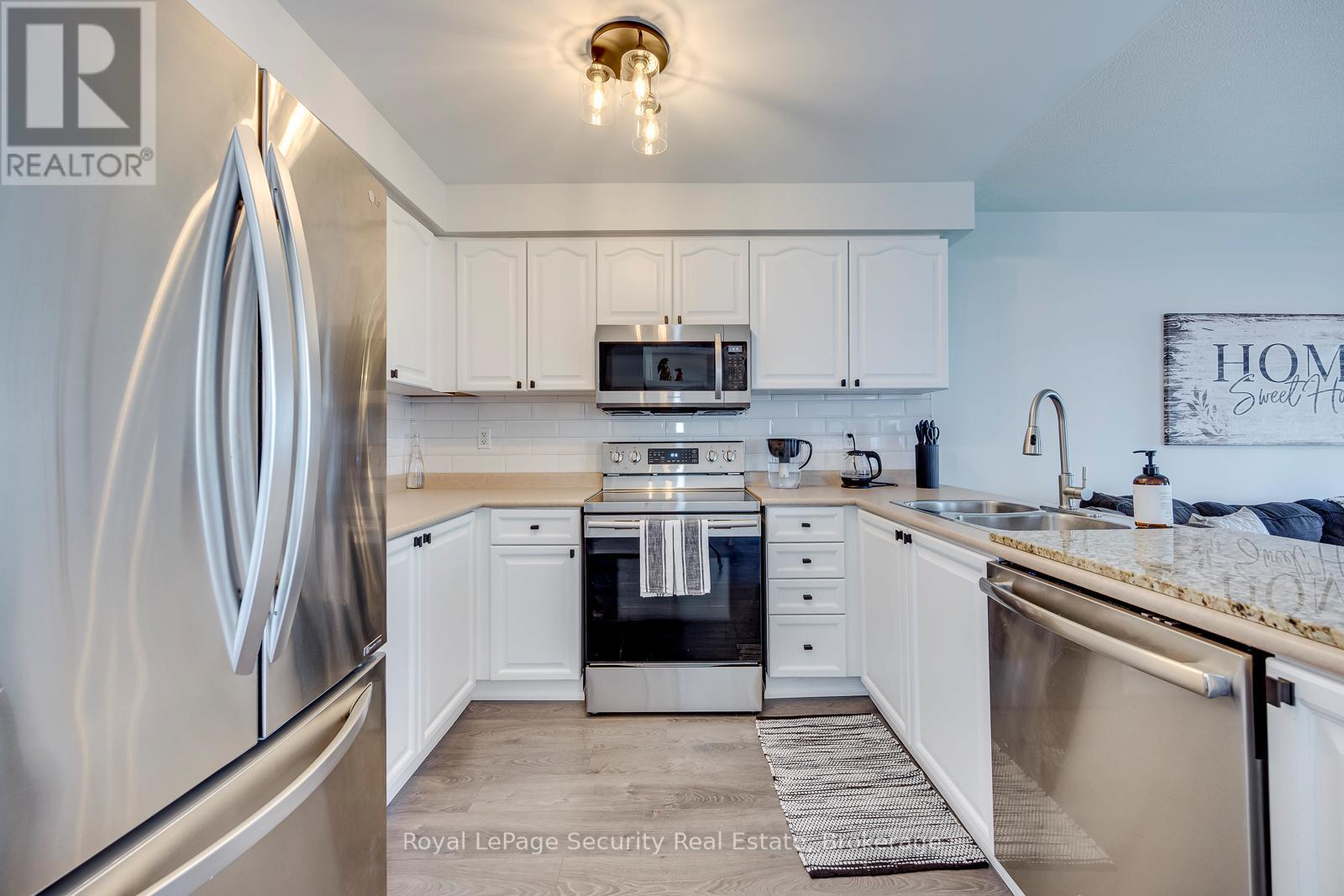 81 Ipswich Place, Whitby, Ontario  L1M 2K1 - Photo 10 - E13236976