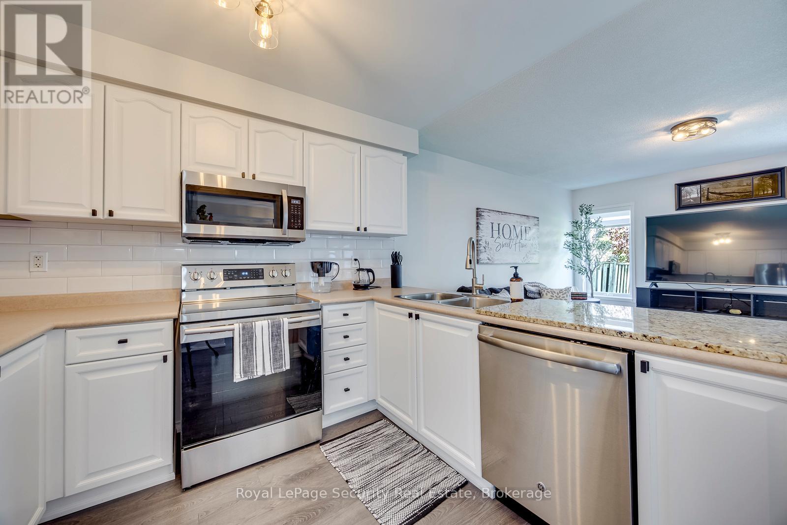 81 Ipswich Place, Whitby, Ontario  L1M 2K1 - Photo 11 - E13236976